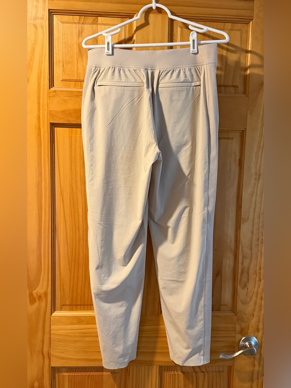 Athleta Brooklyn Mid-Rise Ankle. Abelone Grey (light beige) Sz 6 - Picture 3 of 12